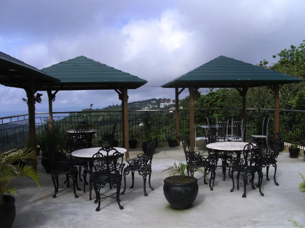 Royal Taal Inn Tagaytay City ภายนอก รูปภาพ