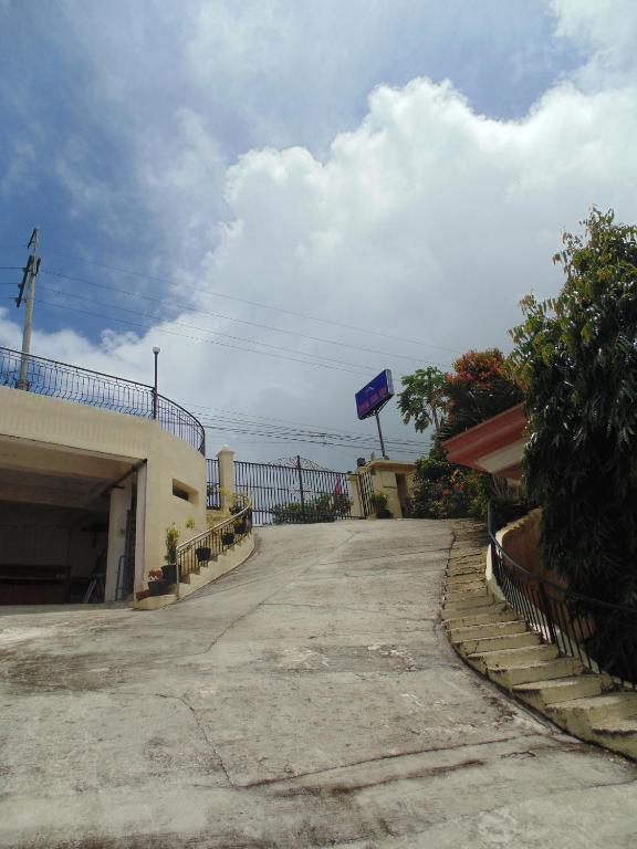 Royal Taal Inn Tagaytay City ภายนอก รูปภาพ