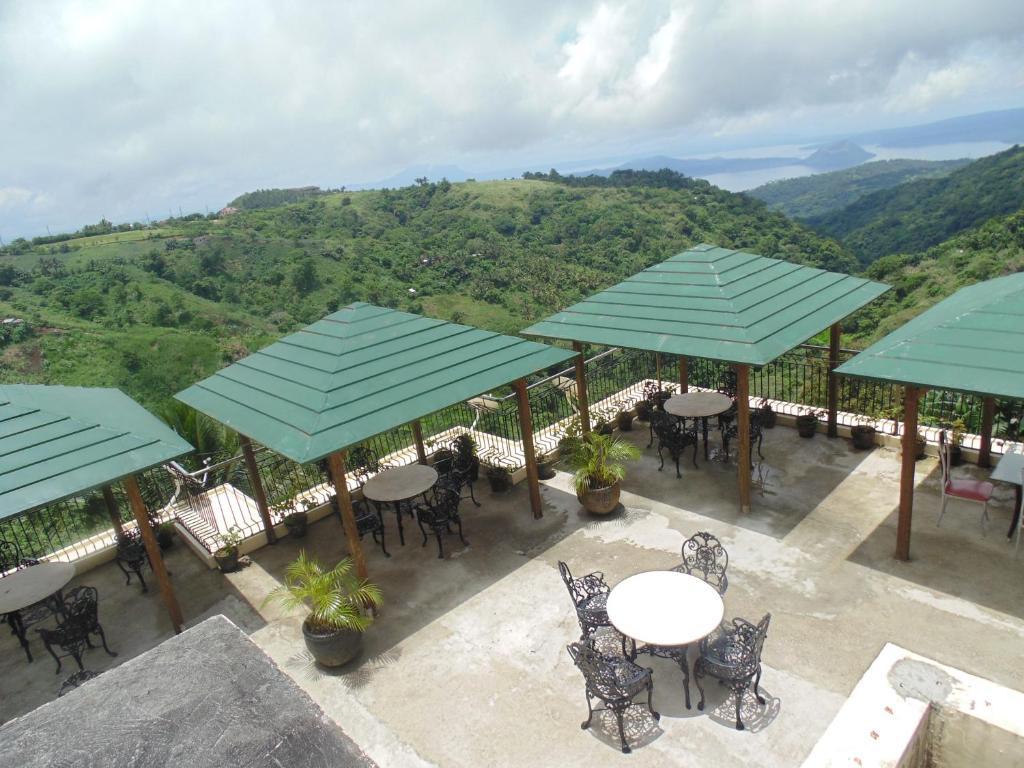 Royal Taal Inn Tagaytay City ภายนอก รูปภาพ
