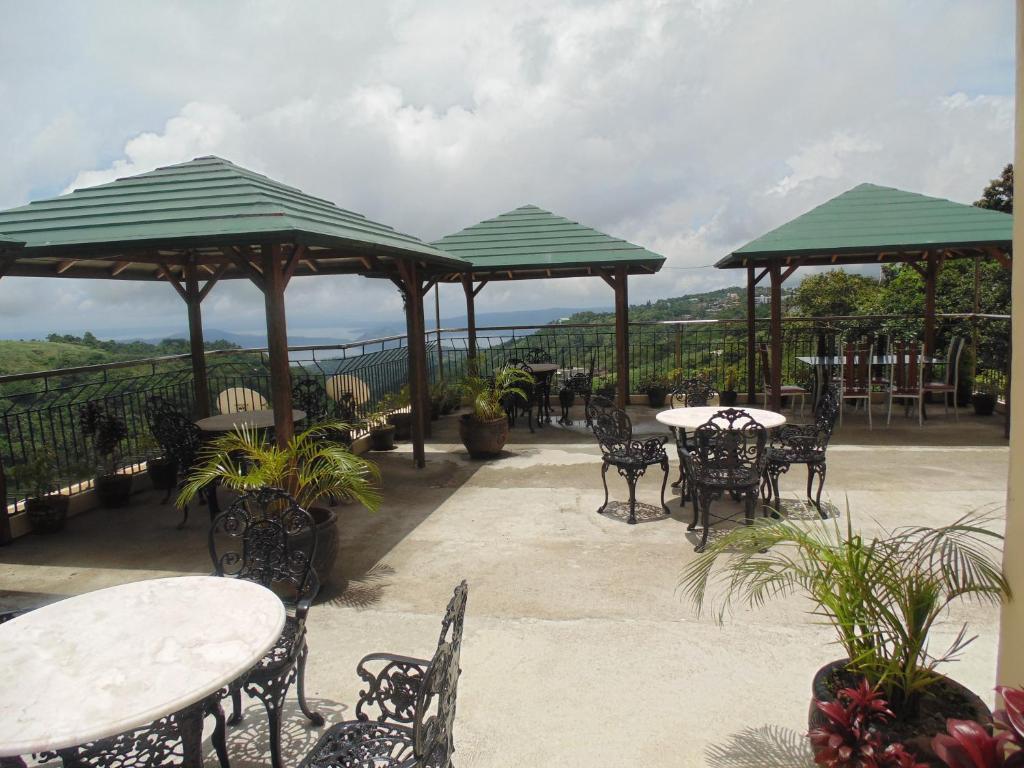 Royal Taal Inn Tagaytay City ภายนอก รูปภาพ