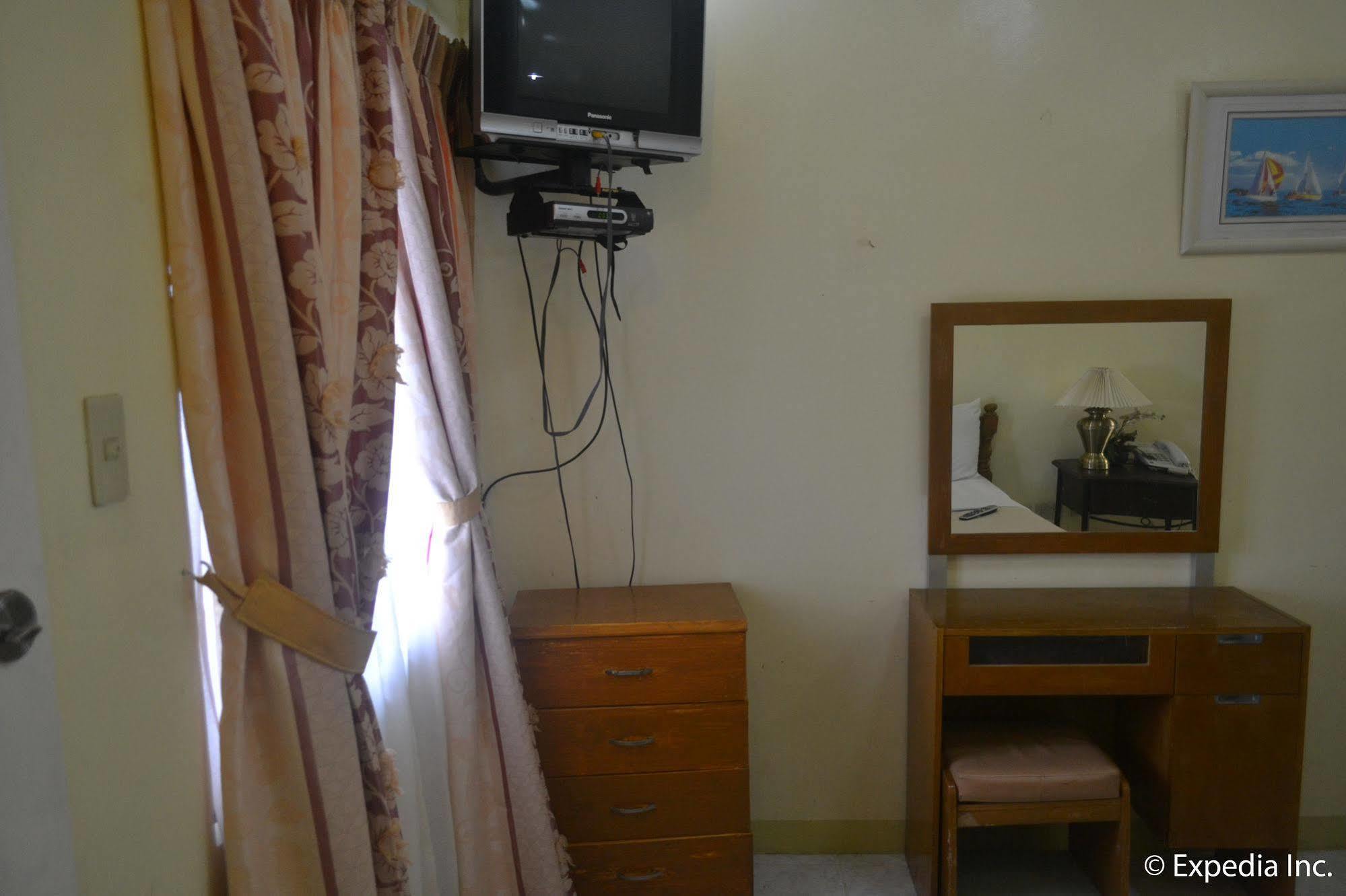 Royal Taal Inn Tagaytay City ภายนอก รูปภาพ