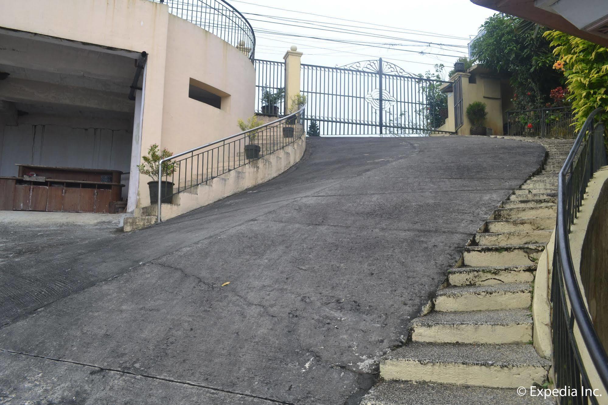 Royal Taal Inn Tagaytay City ภายนอก รูปภาพ