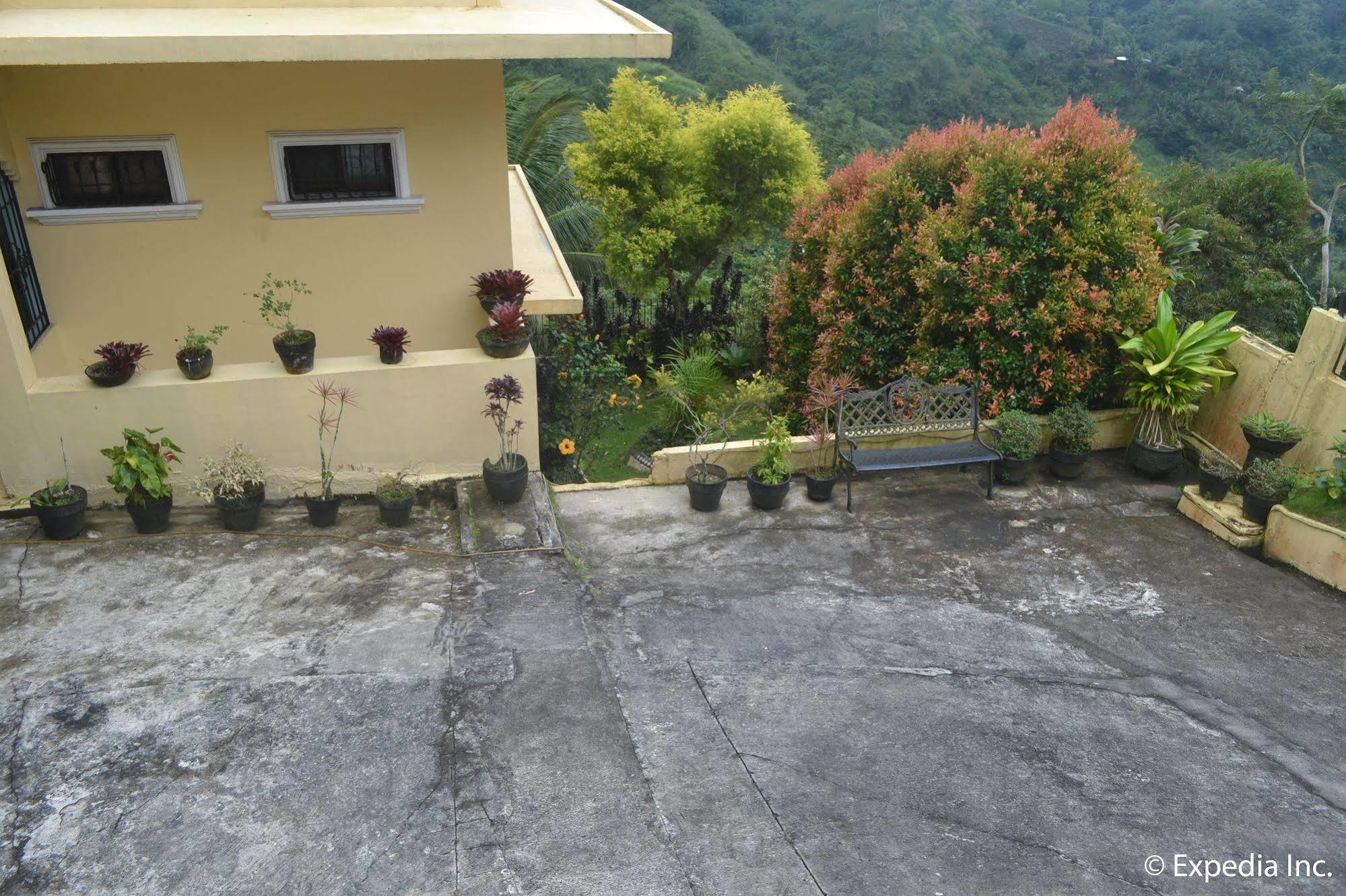 Royal Taal Inn Tagaytay City ภายนอก รูปภาพ