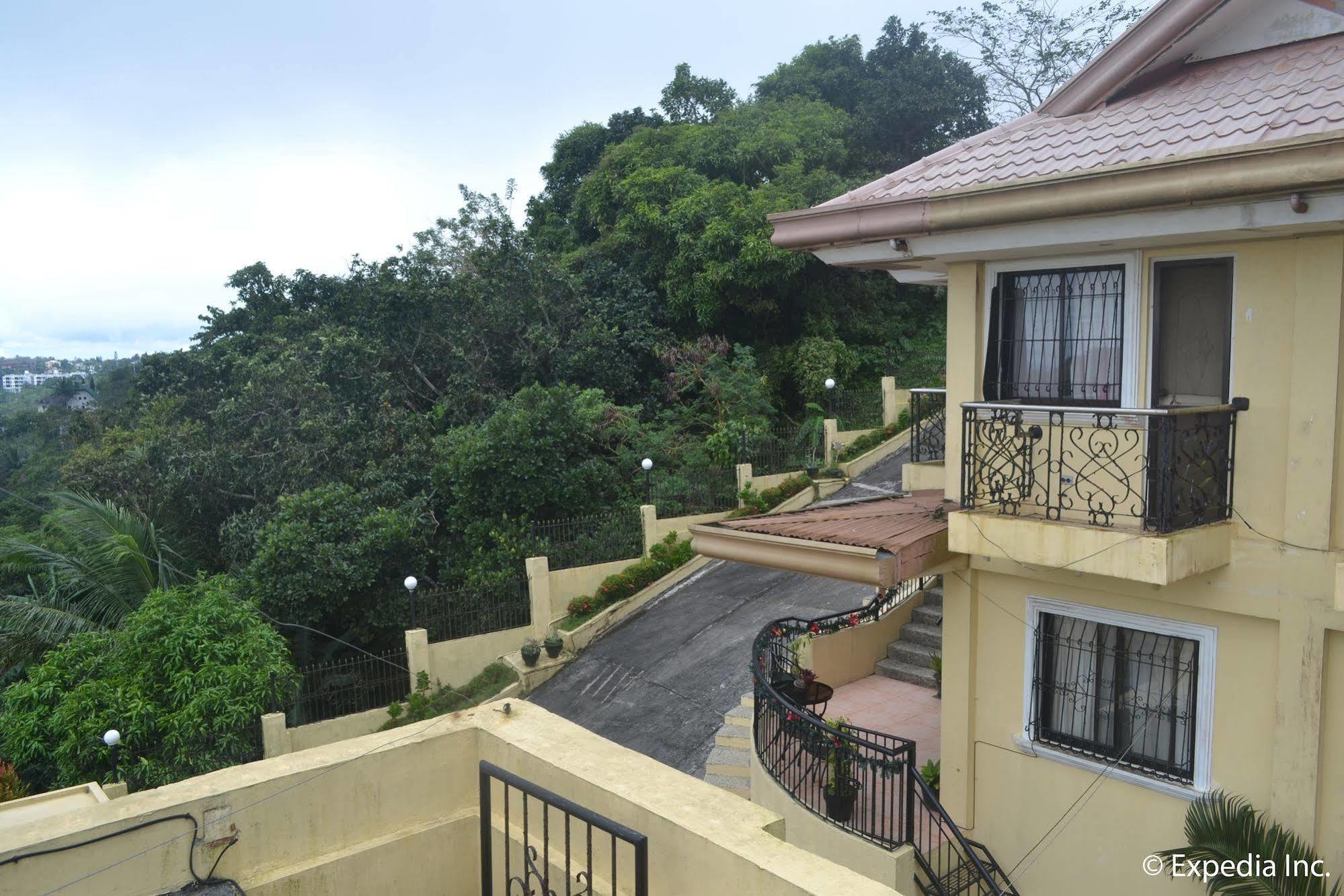 Royal Taal Inn Tagaytay City ภายนอก รูปภาพ