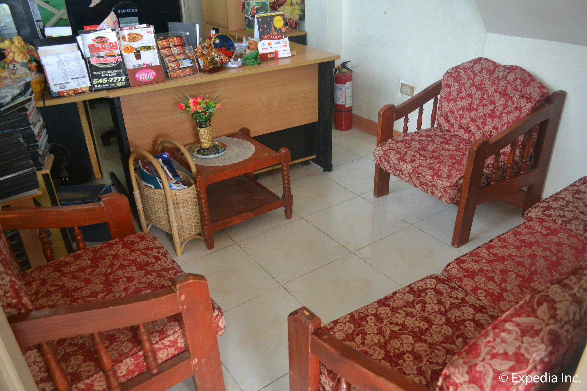 Royal Taal Inn Tagaytay City ภายนอก รูปภาพ