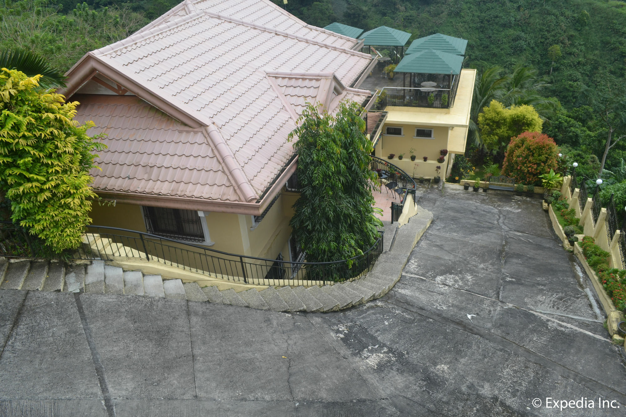Royal Taal Inn Tagaytay City ภายนอก รูปภาพ